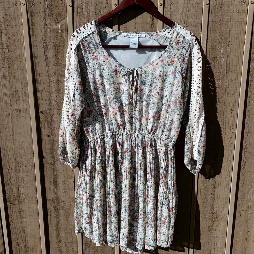American Rag Cie boho country floral pleated dress